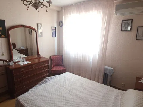 Flat in calle de Camarena - Photo 8