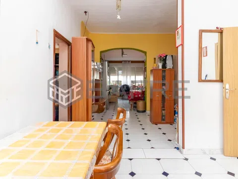 Flat in calle de Gumersindo Azcárate - Photo 3