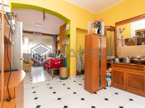 Flat in calle de Gumersindo Azcárate - Photo 5
