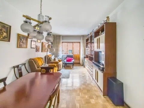 Flat in calle de García Luna - Photo 2