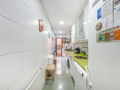 Flat in calle de García Luna - Photo 3
