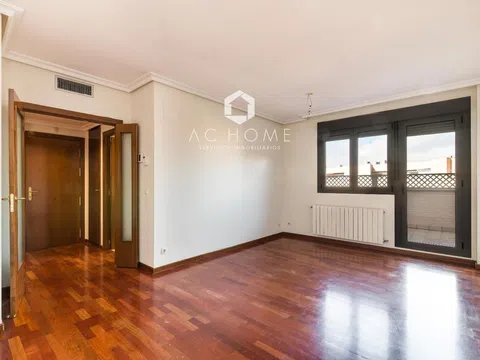 Penthouse in calle San Juan de Ortega - Photo 2