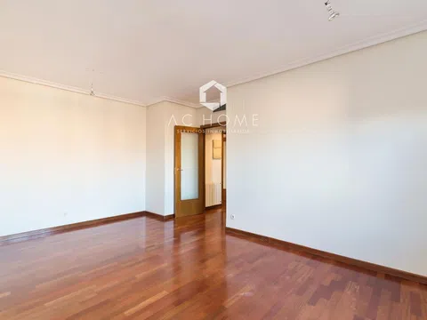 Penthouse in calle San Juan de Ortega - Photo 3