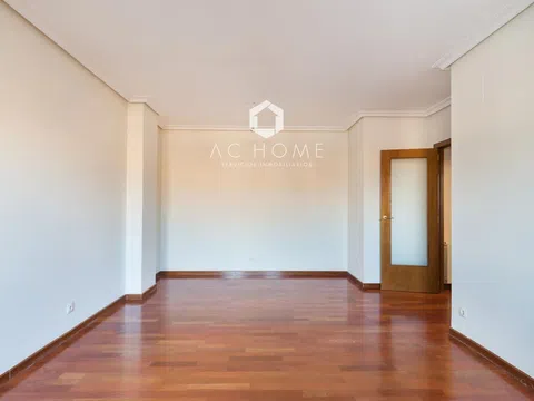 Penthouse in calle San Juan de Ortega - Photo 4