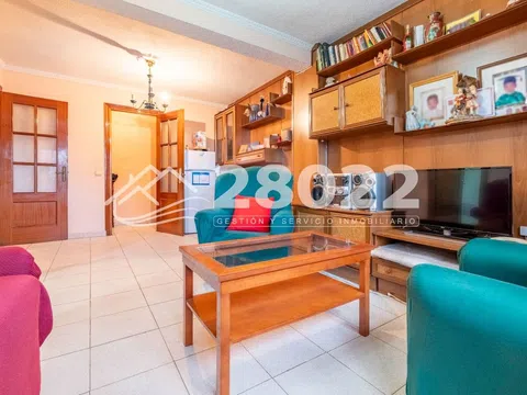 Flat in calle Lucano - Photo 3