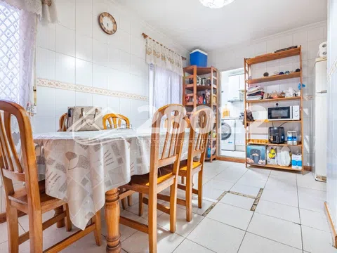 Flat in calle Lucano - Photo 8
