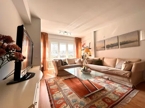 Flat in calle de Camarena - Photo 2