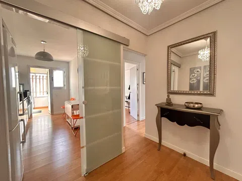 Flat in calle de Camarena - Photo 12