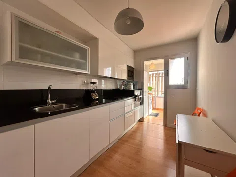 Flat in calle de Camarena - Photo 14