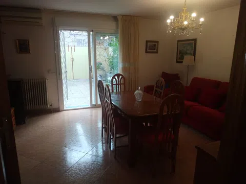 Terraced house - Photo 2