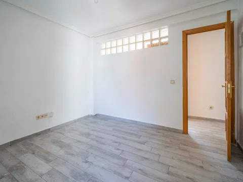 Flat in calle de Athos - Photo 7