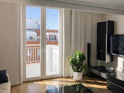 Flat in calle Alcalá - Photo 7