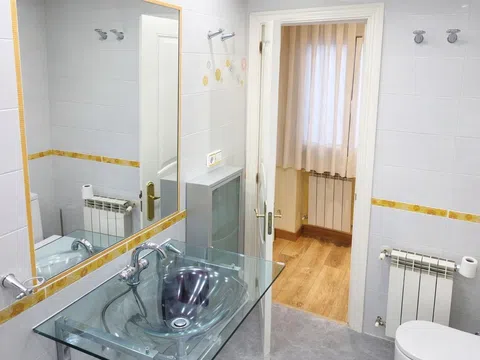 Flat in calle Alcalá - Photo 9