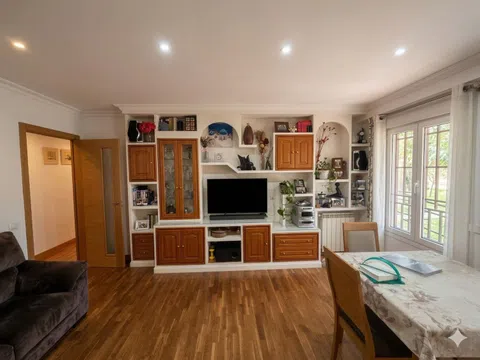 Flat - Photo 2