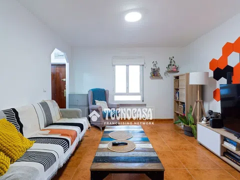 Flat in calle Hermanos de Pablo - Photo 2