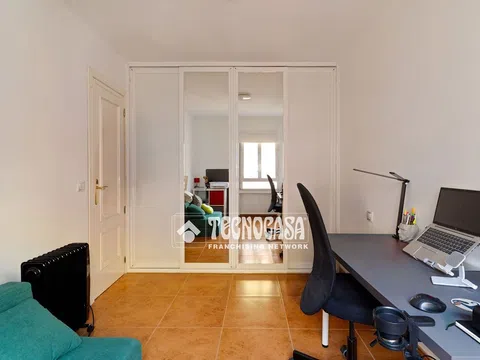 Flat in calle Hermanos de Pablo - Photo 13
