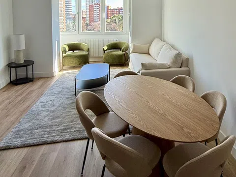 Flat in avenida de Burgos - Photo 1