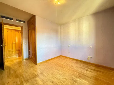 Flat in calle de Arturo Soria - Photo 10