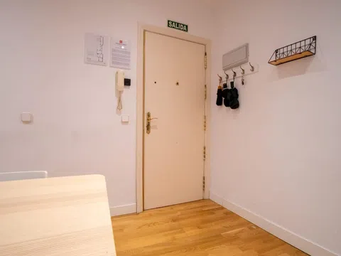Flat in calle de la Montera - Photo 13