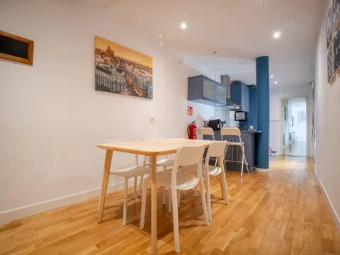 Flat in calle de la Montera - Photo 3