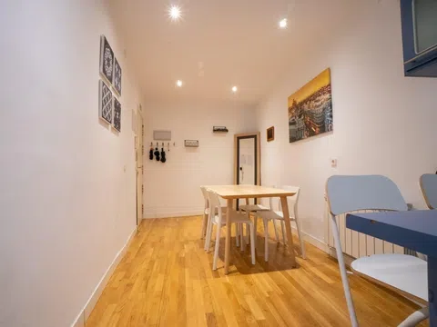 Flat in calle de la Montera - Photo 5