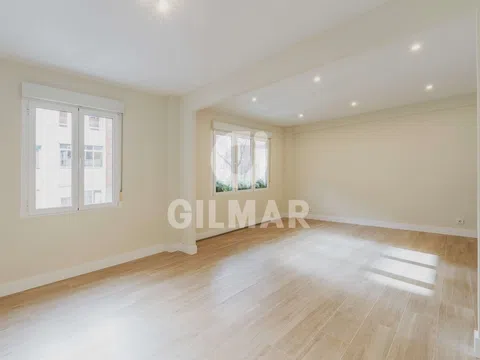 Flat - Photo 2