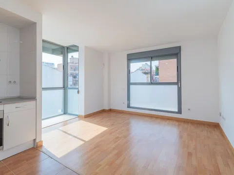 Flat in CL Gonzalez Soto - Photo 1