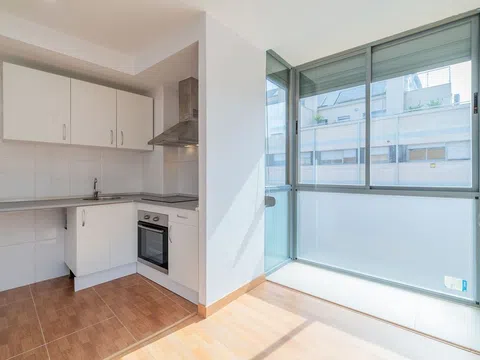 Flat in CL Gonzalez Soto - Photo 2