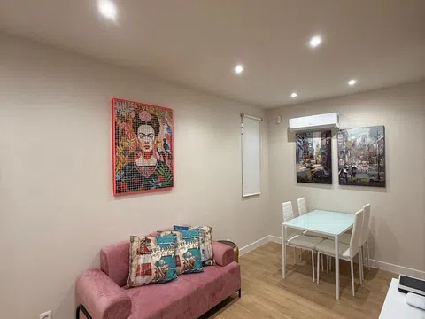 Flat - Photo 1