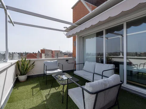 Penthouse in calle de Caramuel - Photo 10