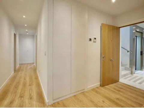Flat in calle de Castelló - Photo 7