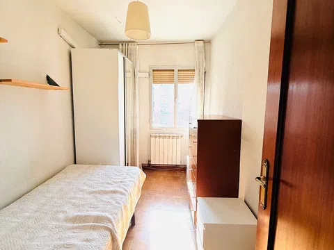Flat in calle de Valdecanillas - Photo 17