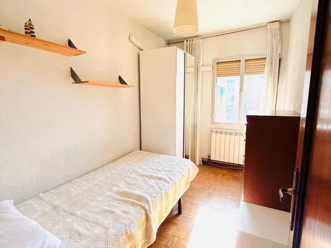 Flat in calle de Valdecanillas - Photo 18