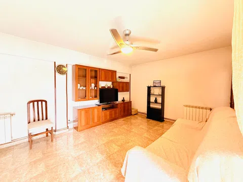 Flat in calle de Valdecanillas - Photo 3