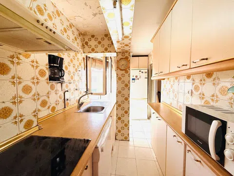 Flat in calle de Valdecanillas - Photo 9