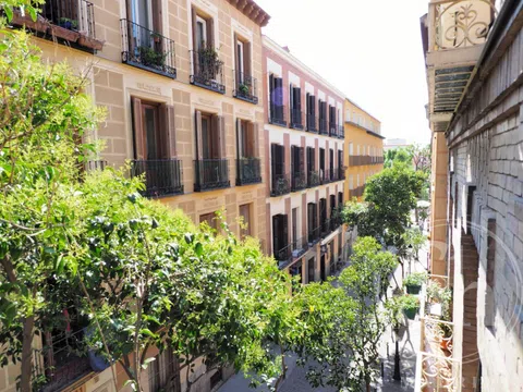 Flat in calle de Velarde - Photo 19