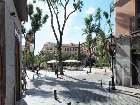 Flat in calle de Velarde - Photo 20