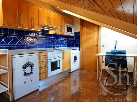 Flat in calle de Velarde - Photo 8