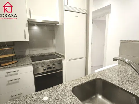 Flat in calle de la del Manojo de Rosas - Photo 12