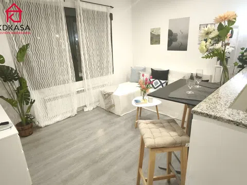 Flat in calle de la del Manojo de Rosas - Photo 5