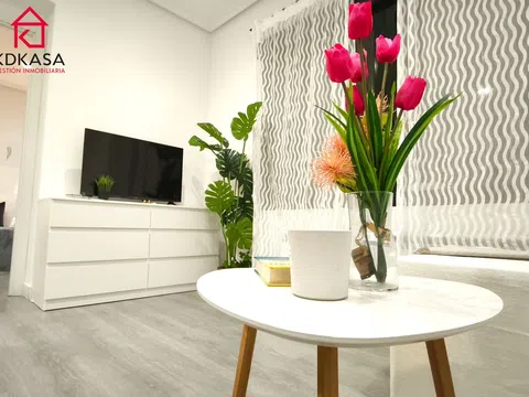 Flat in calle de la del Manojo de Rosas - Photo 8