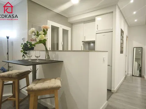 Flat in calle de la del Manojo de Rosas - Photo 9