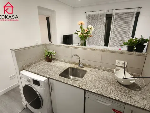 Flat in calle de la del Manojo de Rosas - Photo 10