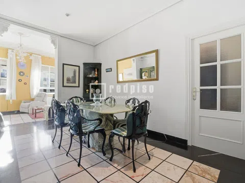 Flat in plaza de Santo Domingo - Photo 5