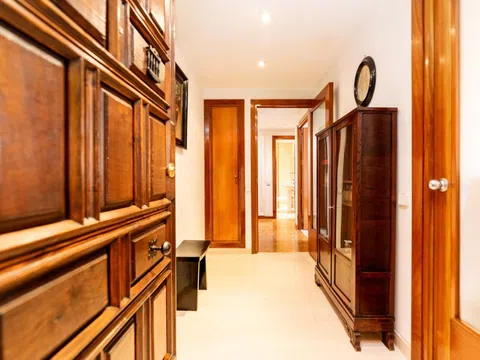 Flat - Photo 1