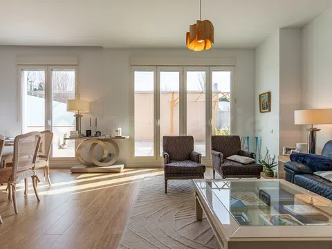 Duplex in calle de Serrano Galvache - Photo 12