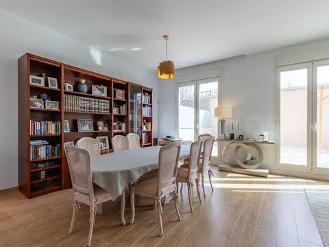 Duplex in calle de Serrano Galvache - Photo 3