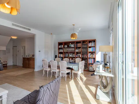 Duplex in calle de Serrano Galvache - Photo 8