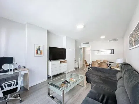 Flat in calle de Roma - Photo 3