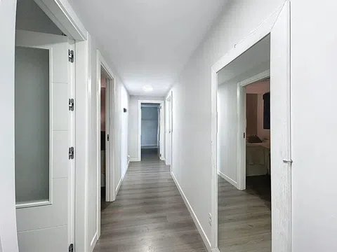 Flat in calle de Roma - Photo 7